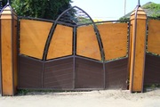 Продам качественный металлический забор с деревянными вставками
