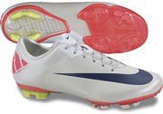 Футбольная обувь,  футбольные бутсы Adidas,  Nike,  обувь для футбола 