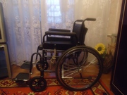 Продаю универсальную кожаную инвалидную коляску