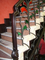 Двери и лестницы на заказ