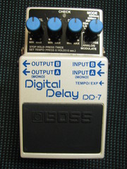 Продам педаль Boss Digital Delay DD-7