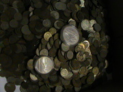 Монеты,  значки