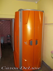 Вертикальный турбо солярий в салоне DeLuxe на Вышгородской