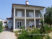 A family house (268 m2) and courtyard building (55 m2) in Istria on sa