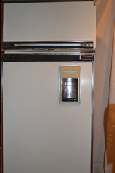 Продам простой и надежный,  абсолютно рабочий холодильник ОКА 6М  