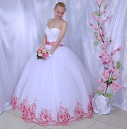 Свадебные платья -  распродажа свадебных платьев из наличия. 