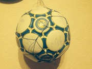 Мяч Динамо с автографами состава 1998 года, а так тренера Лобановского