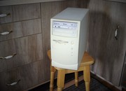 Компьютер 2000-х годов,  для прослушивания музыки.