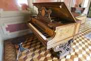 Получить разрешение на вывоз старинного рояля или пианино заграницу 