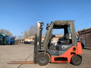 Вилковий автонавантажувач Toyota, з кабiною та пічкою. 2016 року.