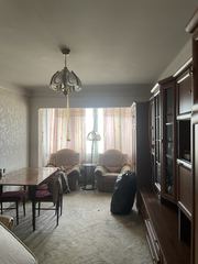 Продам квартиру по вул. Гарета Джонсона