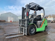 Газ-бензиновий навантажувач TCM (Nissan), із напрацюванням 7644 мотог.