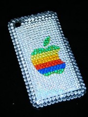 Классные чехлы для Iphone со стразами Swarovski http://crystalcase.at.